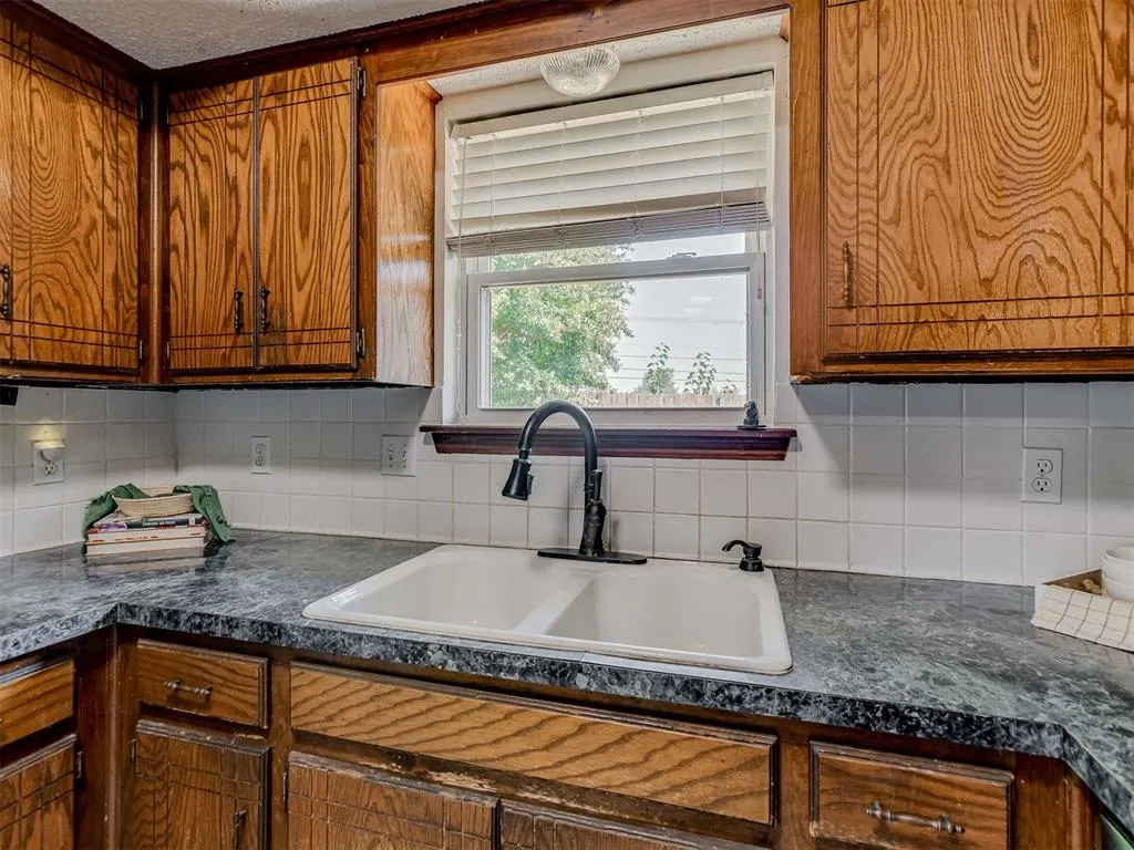 Photo 13 — 8917 NW 92nd Street, Oklahoma City, OK 73132