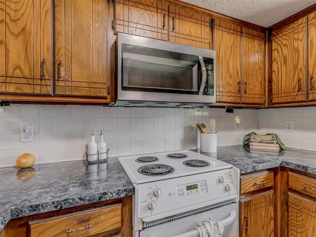 Photo 14 — 8917 NW 92nd Street, Oklahoma City, OK 73132