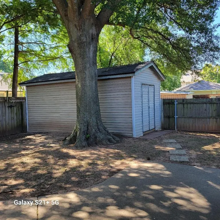 Photo 10 — 724 Three Oaks Drive, Midwest City, OK 73130