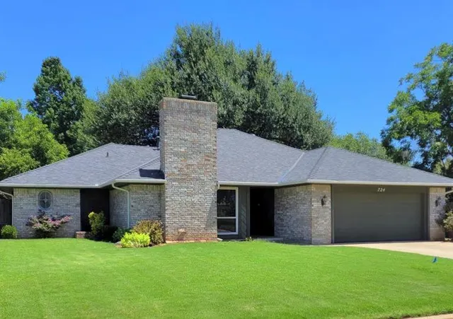 Front exterior — 724 Three Oaks Drive, Midwest City, OK 73130
