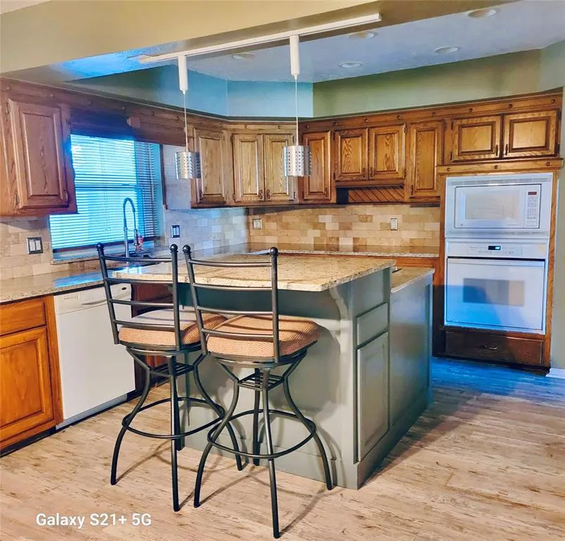 Photo 3 — 724 Three Oaks Drive, Midwest City, OK 73130