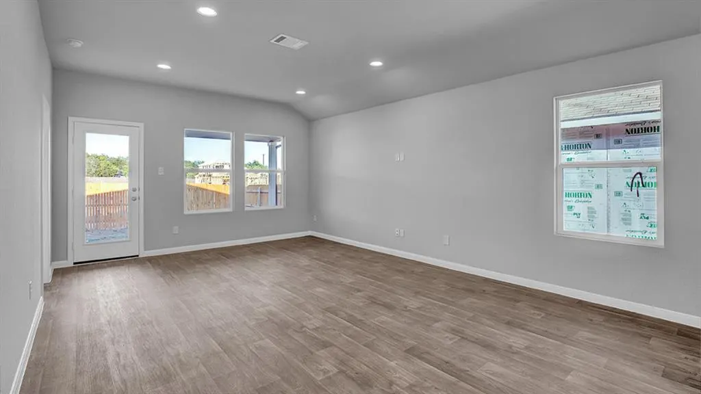 Photo 7 — 620 NE 107th Street, Oklahoma City, OK 73131