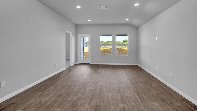 Photo 8 — 620 NE 107th Street, Oklahoma City, OK 73131