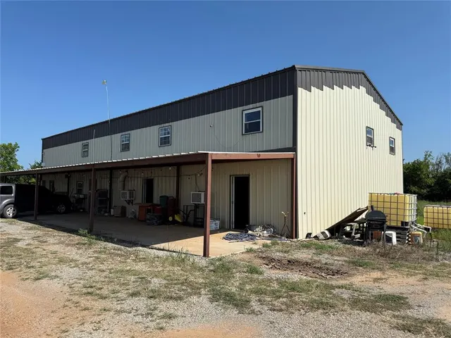 Photo 2 — 349490 E 990 Road, Sparks, OK 74869