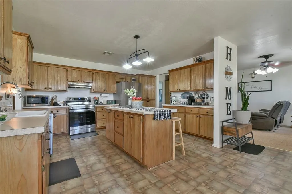 Photo 9 — 22183 Jean Amerson Drive, Tecumseh, OK 74873