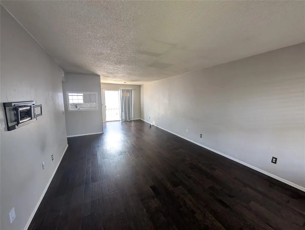 Photo 2 — 11327 N May Avenue C, Oklahoma City, OK 73120