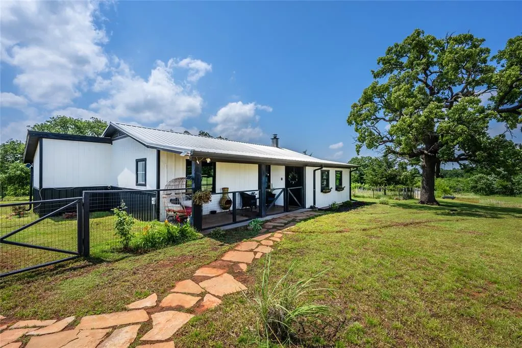 Photo 3 — 17371 E Cooksey Road, Coyle, OK 73027