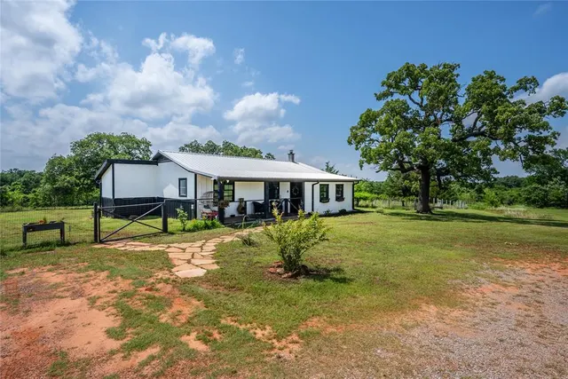 Photo 4 — 17371 E Cooksey Road, Coyle, OK 73027
