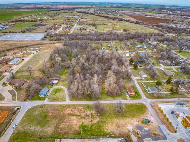 Photo 2 — 1200 Sunset Drive, El Reno, OK 73036