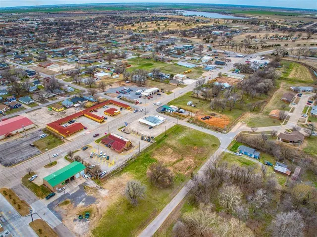 Photo 6 — 1200 Sunset Drive, El Reno, OK 73036