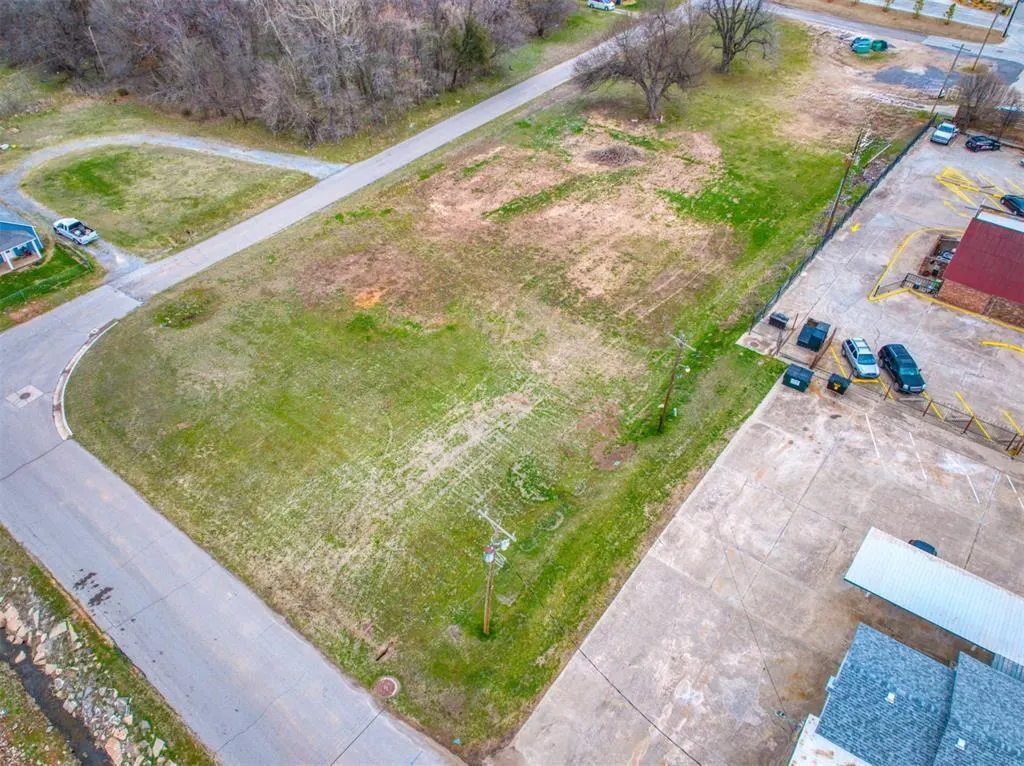 Photo 8 — 1200 Sunset Drive, El Reno, OK 73036