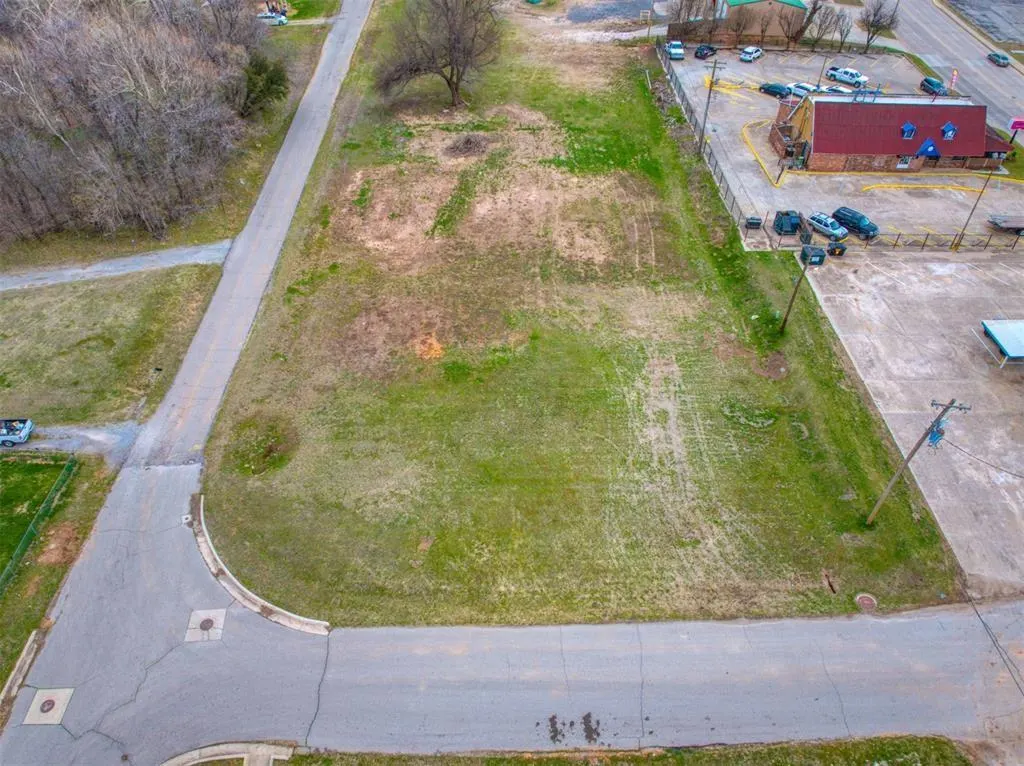 Photo 18 — 1200 Sunset Drive, El Reno, OK 73036