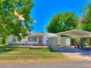 Sold home at 702 E Washington Street