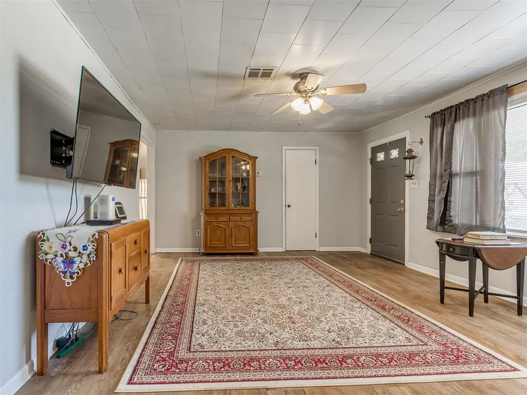 Photo 6 — 702 E Washington Street, Tecumseh, OK 74873