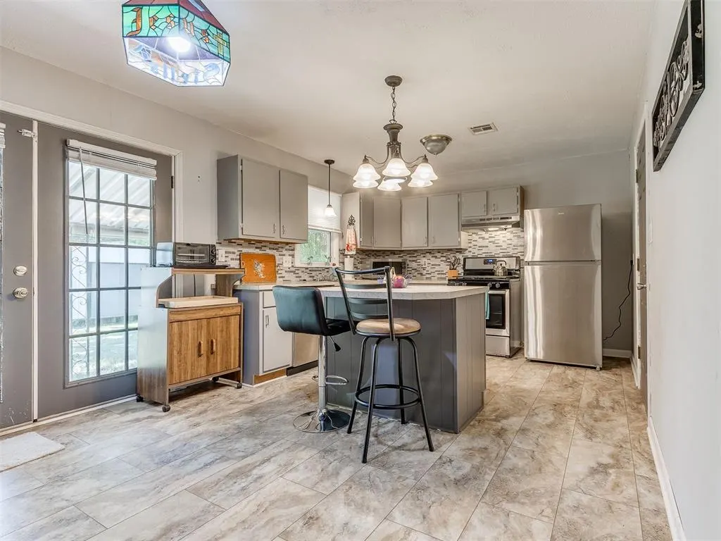 Photo 12 — 702 E Washington Street, Tecumseh, OK 74873