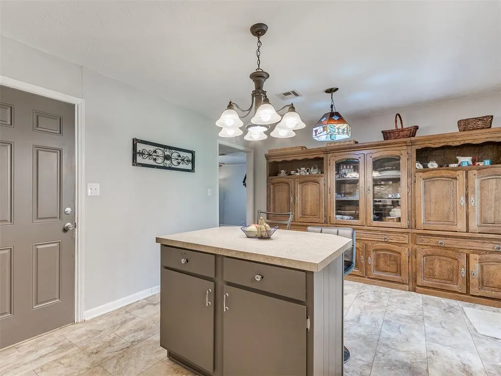 Photo 18 — 702 E Washington Street, Tecumseh, OK 74873
