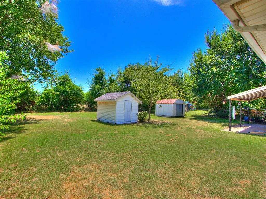 Photo 37 — 702 E Washington Street, Tecumseh, OK 74873