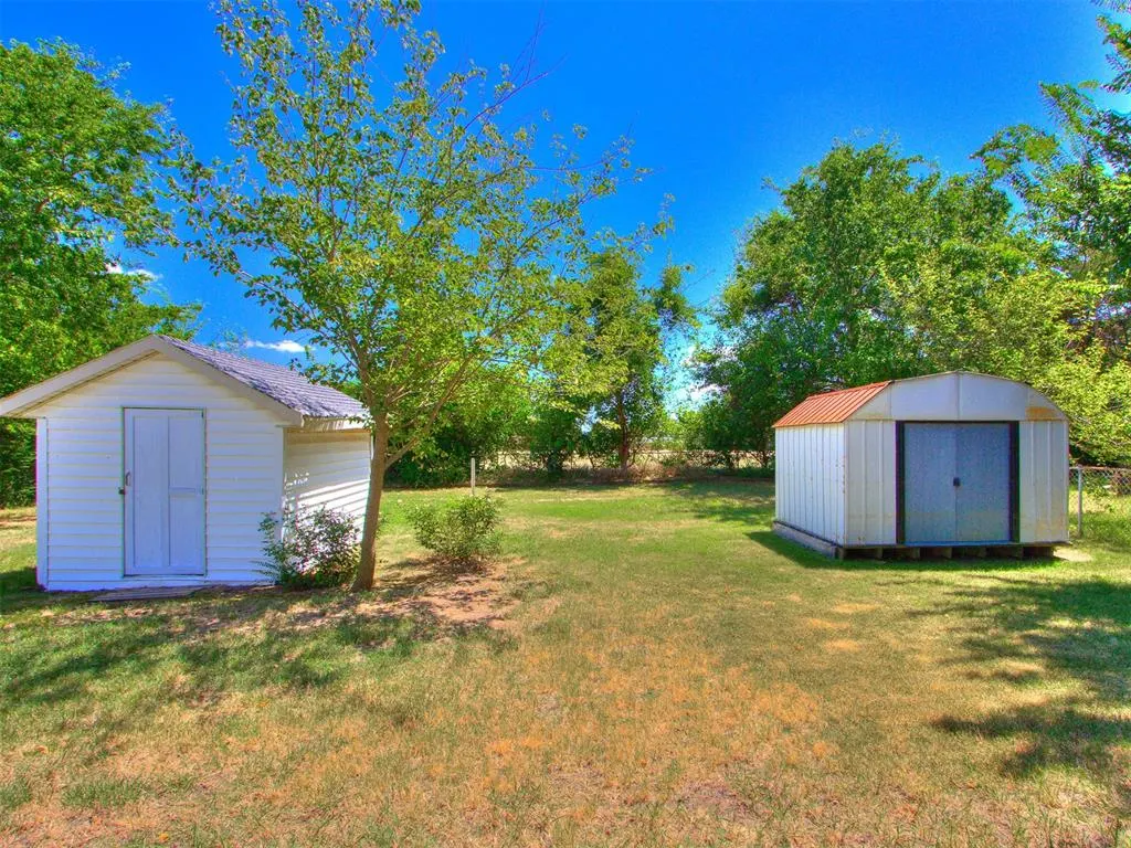 Photo 38 — 702 E Washington Street, Tecumseh, OK 74873