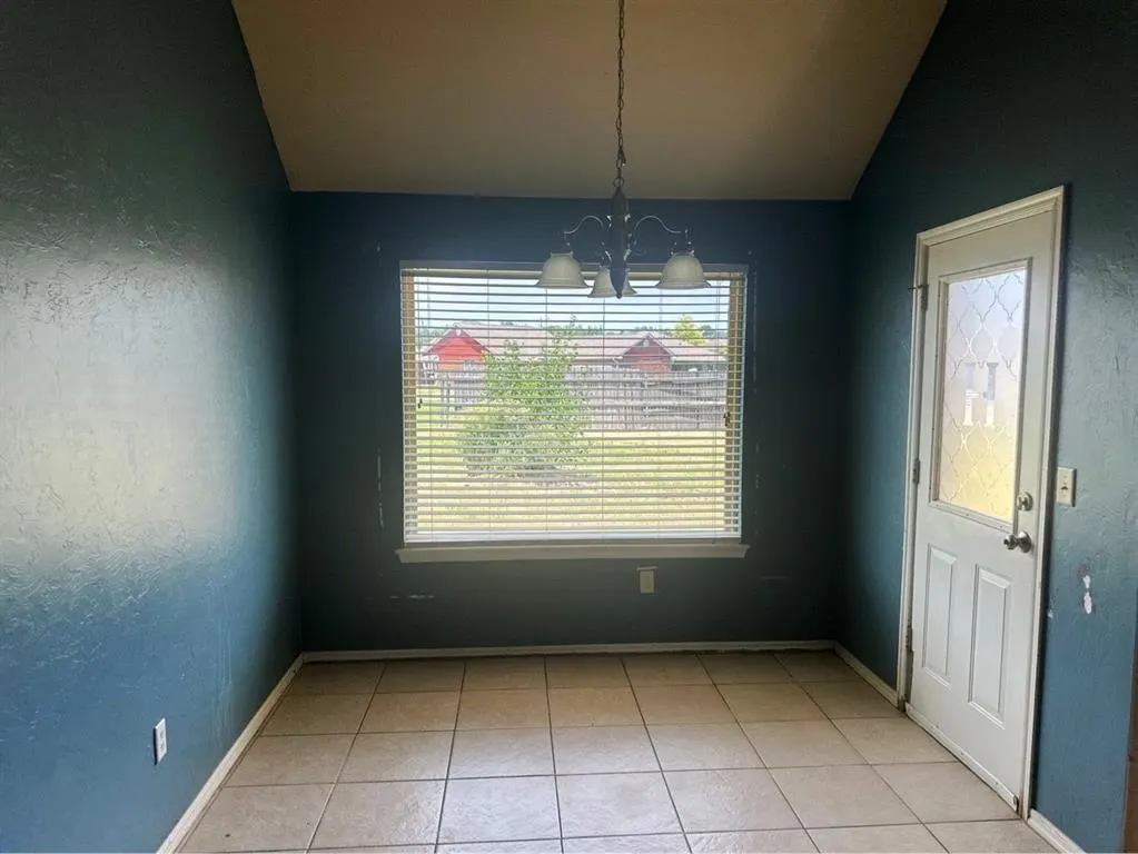 Photo 8 — 633 N Nebraska Avenue, Oklahoma City, OK 73117