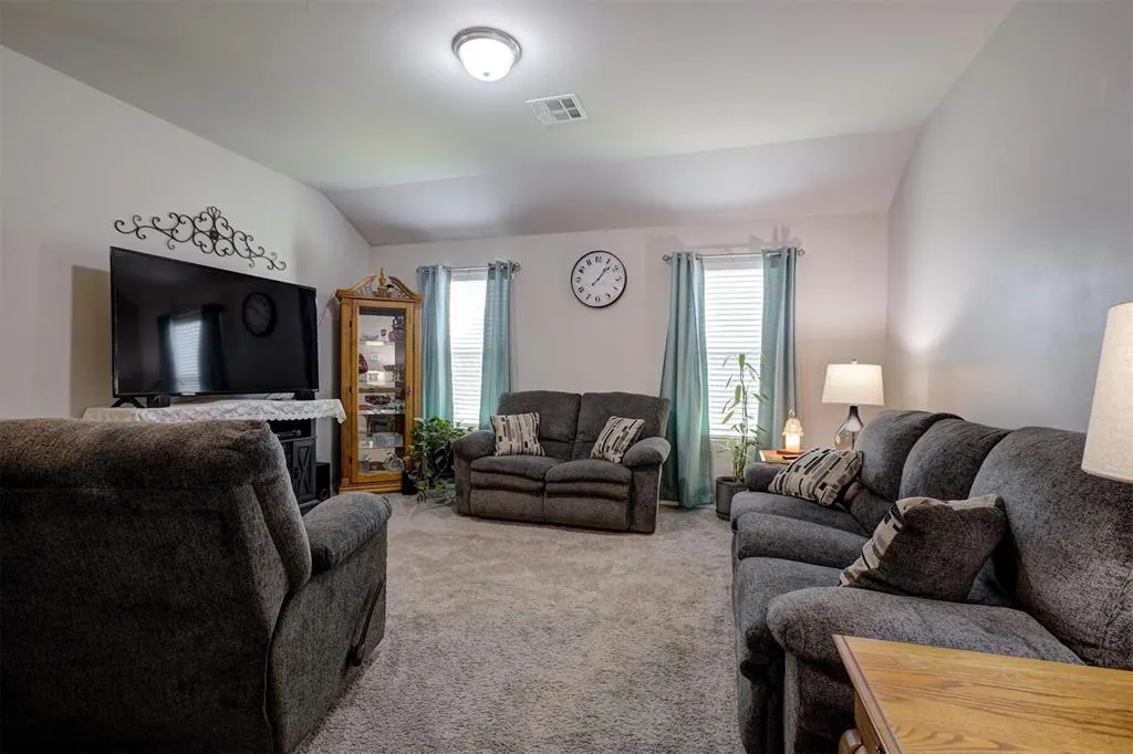 Photo 7 — 9436 SW 37th Street, Oklahoma City, OK 73179