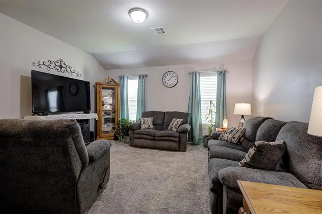 Photo 7 — 9436 SW 37th Street, Oklahoma City, OK 73179