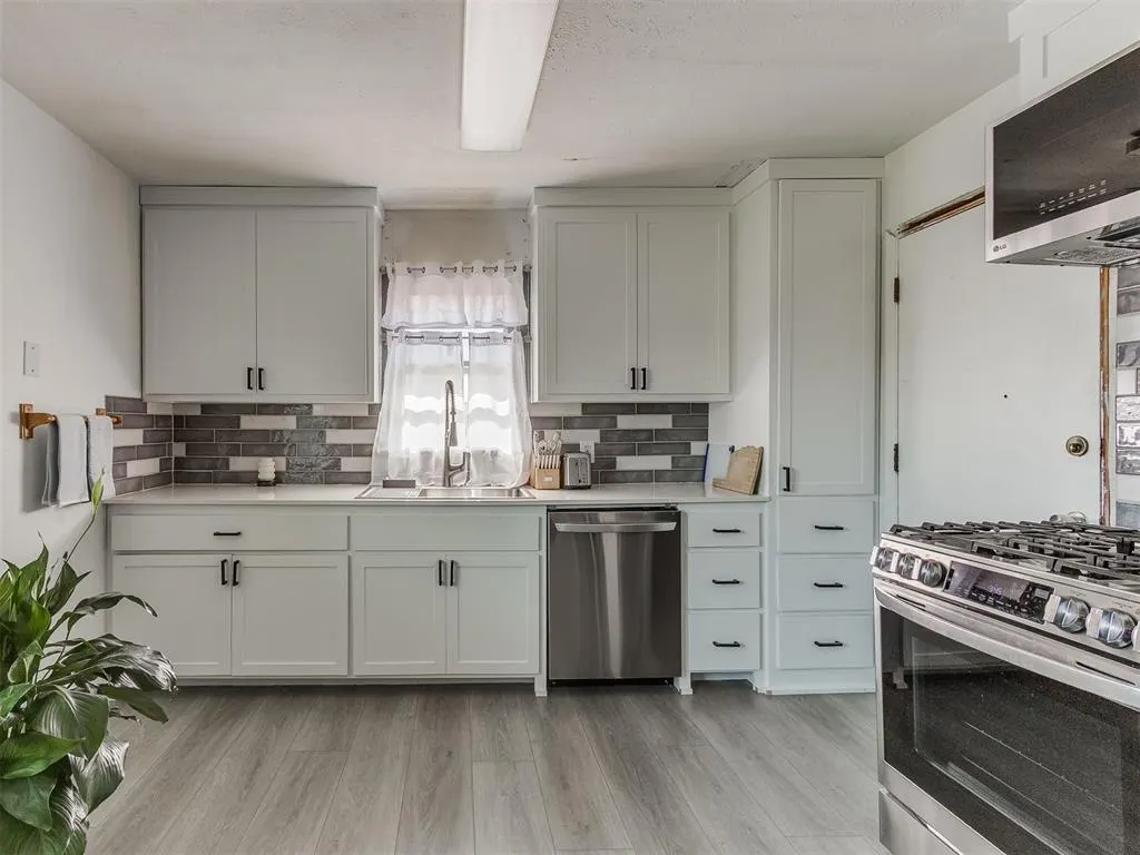 Photo 16 — 2836 SW 53rd Street, Oklahoma City, OK 73119
