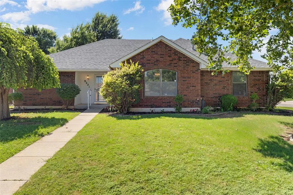 Front exterior — 9221 N Kimberly Road, Oklahoma City, OK 73132