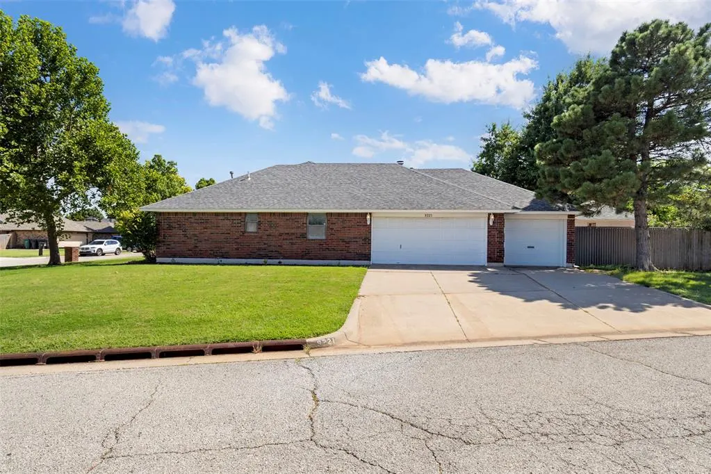 Photo 2 — 9221 N Kimberly Road, Oklahoma City, OK 73132