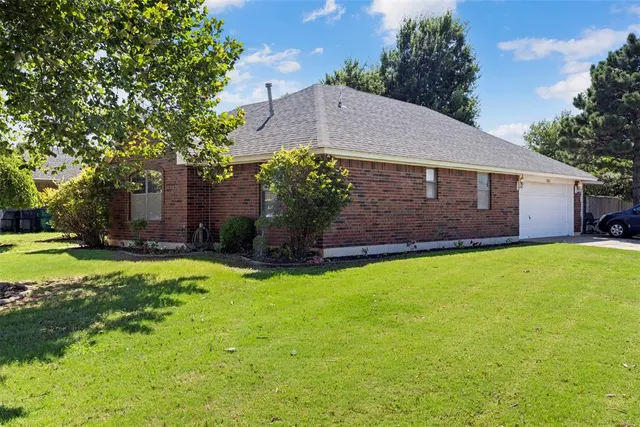 Photo 3 — 9221 N Kimberly Road, Oklahoma City, OK 73132