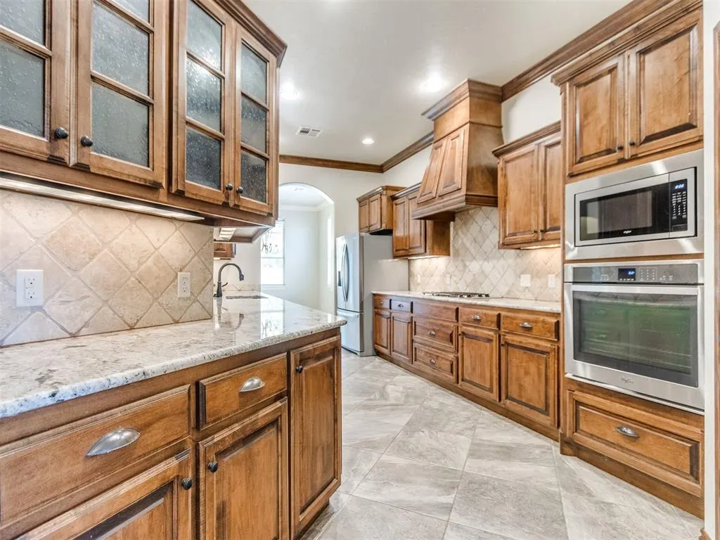 Photo 2 — 11917 Dornick Circle, Oklahoma City, OK 73162