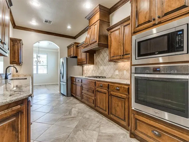 Photo 5 — 11917 Dornick Circle, Oklahoma City, OK 73162