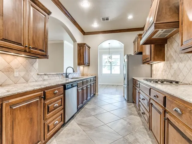 Photo 6 — 11917 Dornick Circle, Oklahoma City, OK 73162