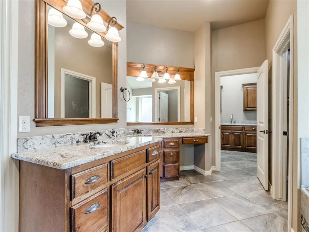 Photo 21 — 11917 Dornick Circle, Oklahoma City, OK 73162