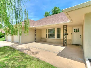 Sold home at 4221 NW 60th Place