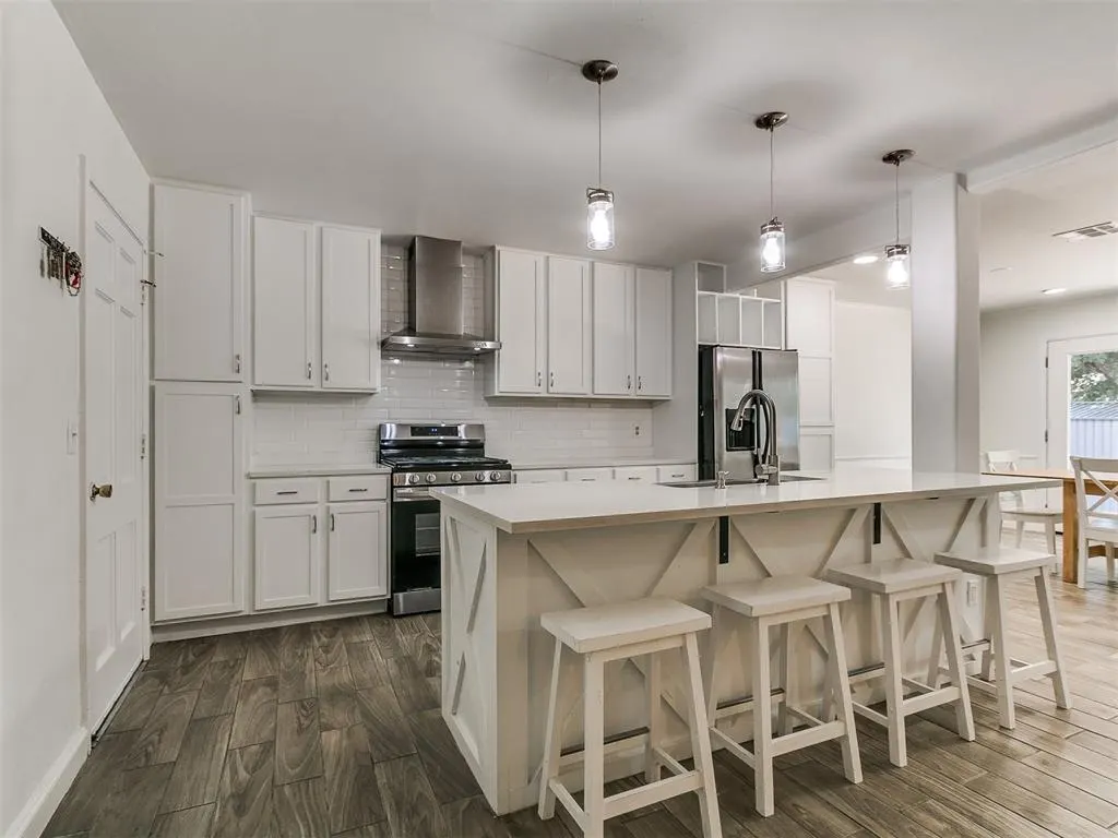 Photo 3 — 4221 NW 60th Place, Oklahoma City, OK 73112