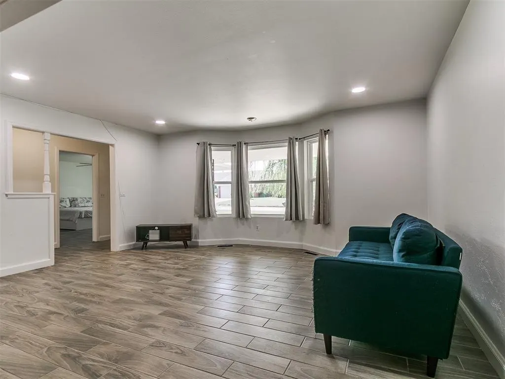 Photo 12 — 4221 NW 60th Place, Oklahoma City, OK 73112