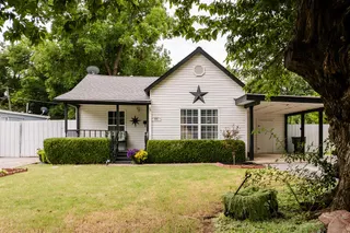 Sold home at 801 N Oak Street