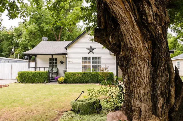 Photo 3 — 801 N Oak Street, Pauls Valley, OK 73075
