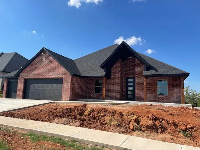 Front exterior — 11525 NW 104 Th Street, Yukon, OK 73099
