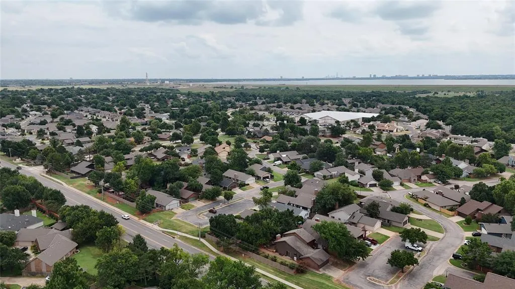 Photo 33 — 12221 Cork Road, Oklahoma City, OK 73162