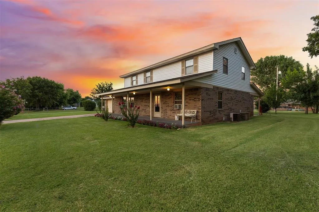 Front exterior — 318 S Adams Street, Pocasset, OK 73079