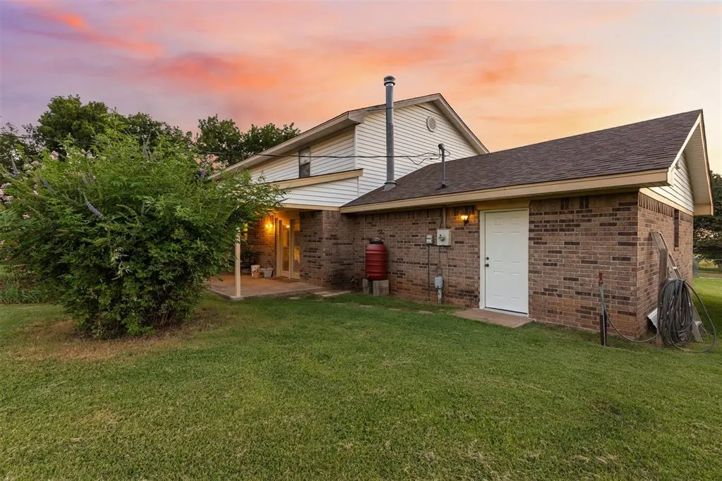 Photo 5 — 318 S Adams Street, Pocasset, OK 73079