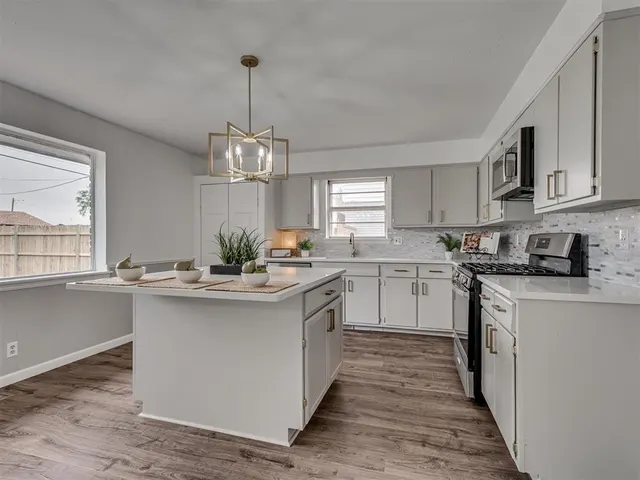 Photo 8 — 749 Musgrave Boulevard, Oklahoma City, OK 73114
