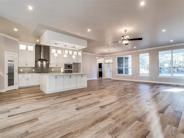 Photo 5 — 2425 RUMBLE Lane, Edmond, OK 73034