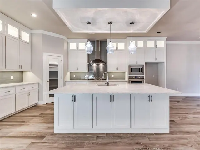 Photo 8 — 2425 RUMBLE Lane, Edmond, OK 73034
