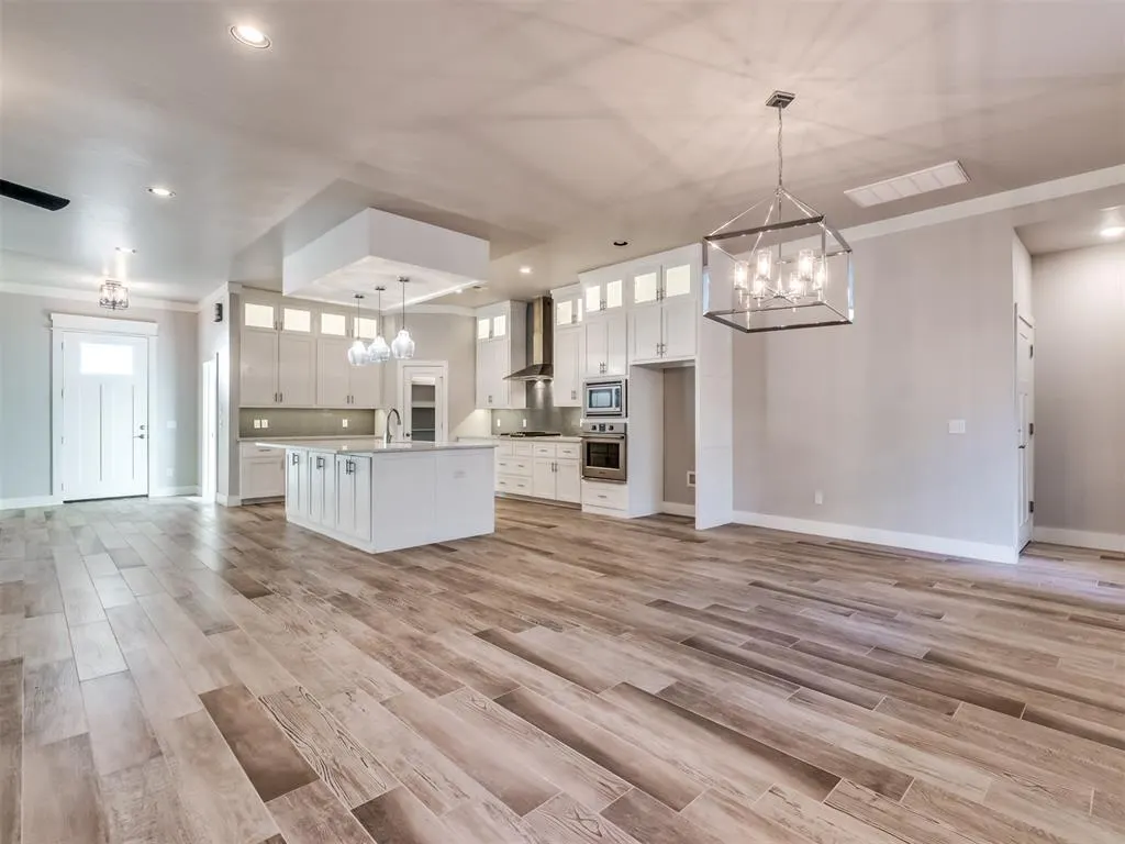Photo 12 — 2425 RUMBLE Lane, Edmond, OK 73034