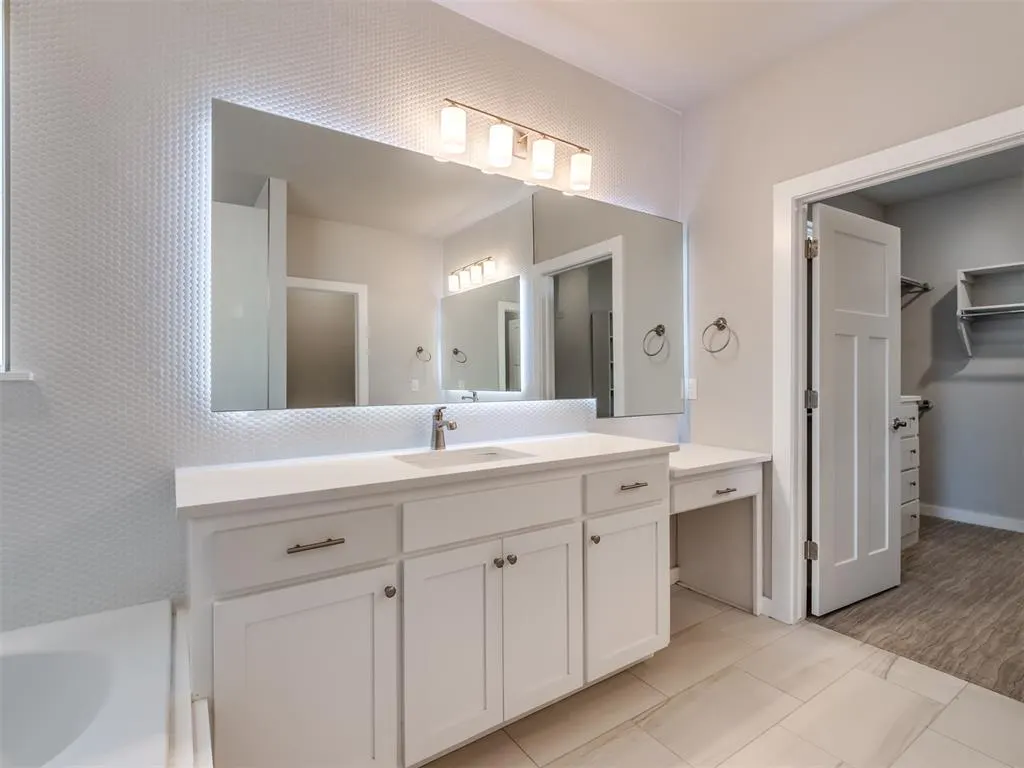 Photo 16 — 2425 RUMBLE Lane, Edmond, OK 73034