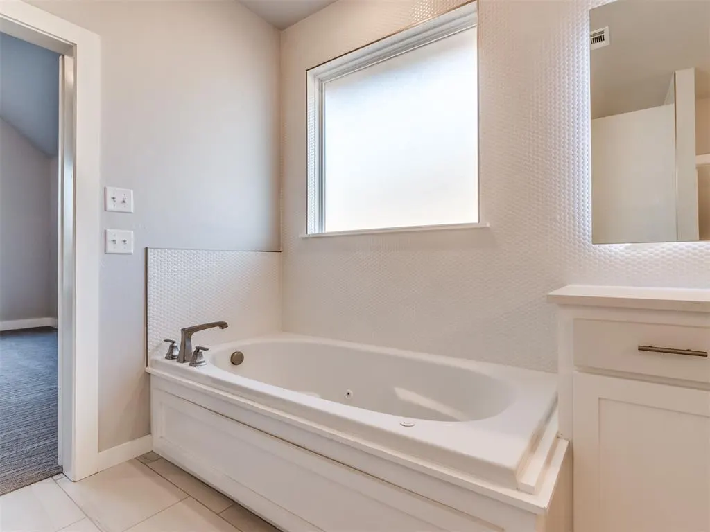 Photo 18 — 2425 RUMBLE Lane, Edmond, OK 73034