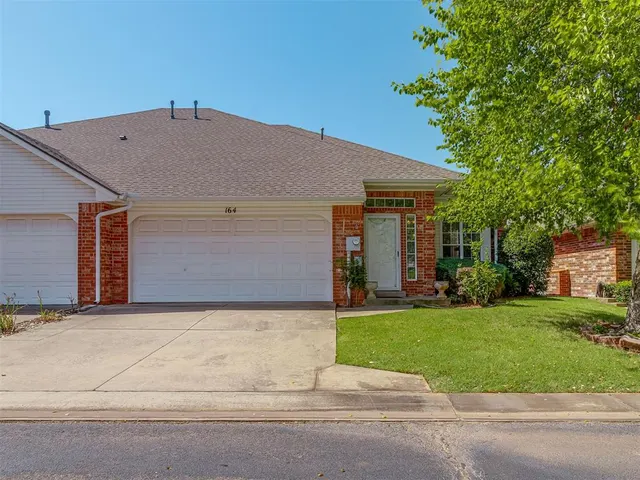 Front exterior — 509 S Santa Fe Avenue 164, Edmond, OK 73003