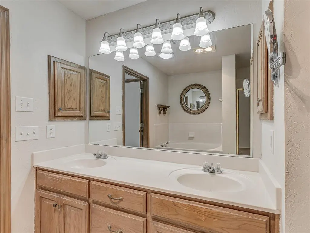 Photo 22 — 509 S Santa Fe Avenue 164, Edmond, OK 73003